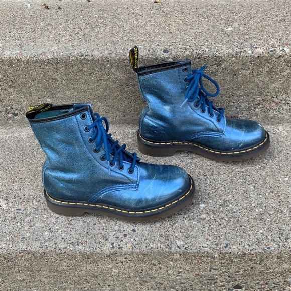 dr martens womens boots size 4